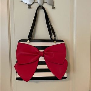 Betsey Johnson shoulder bag 🍒